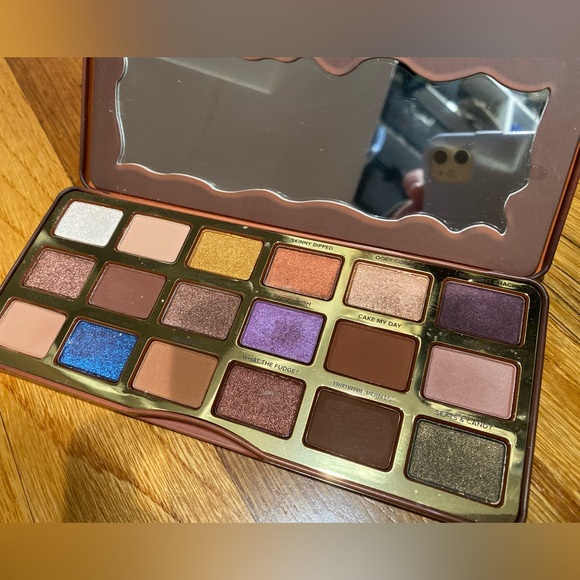 Too Faced better than chocolate eyeshadow palette - Picture 4 of 7